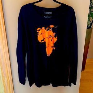 Long sleeve black t-shirt with Africa logo with animals shadows in the print